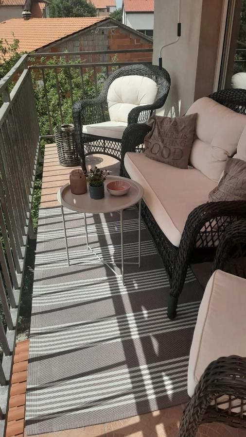 Apartman Debora Sa Privatnim Bazenom พูลา ภายนอก รูปภาพ