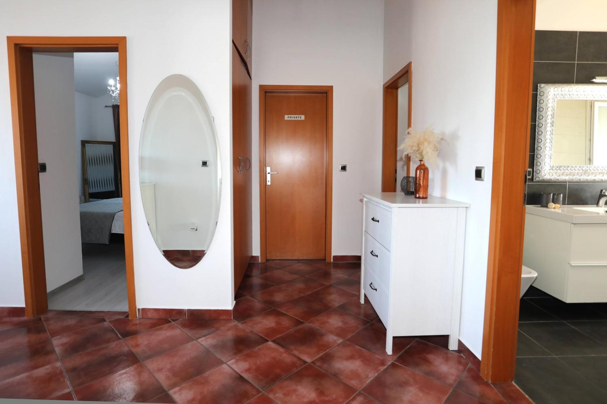 Apartman Debora Sa Privatnim Bazenom พูลา ภายนอก รูปภาพ