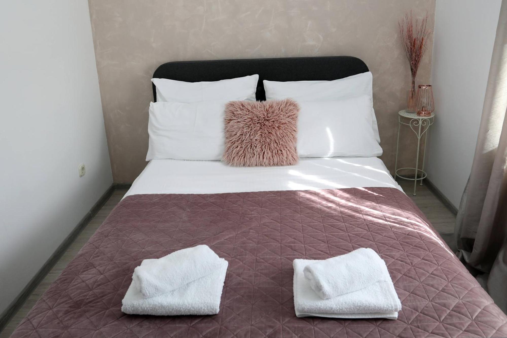 Apartman Debora Sa Privatnim Bazenom พูลา ภายนอก รูปภาพ