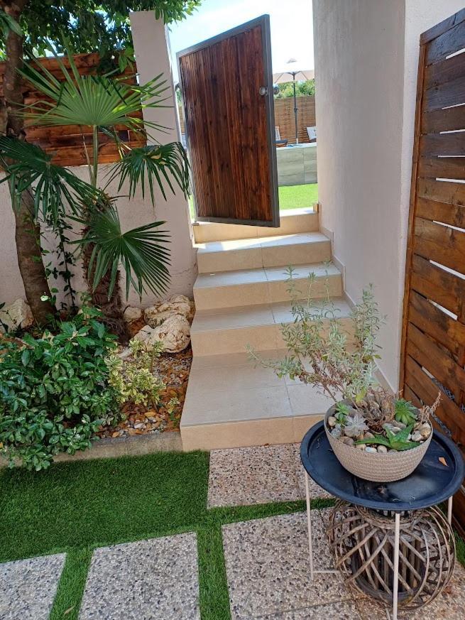 Apartman Debora Sa Privatnim Bazenom พูลา ภายนอก รูปภาพ