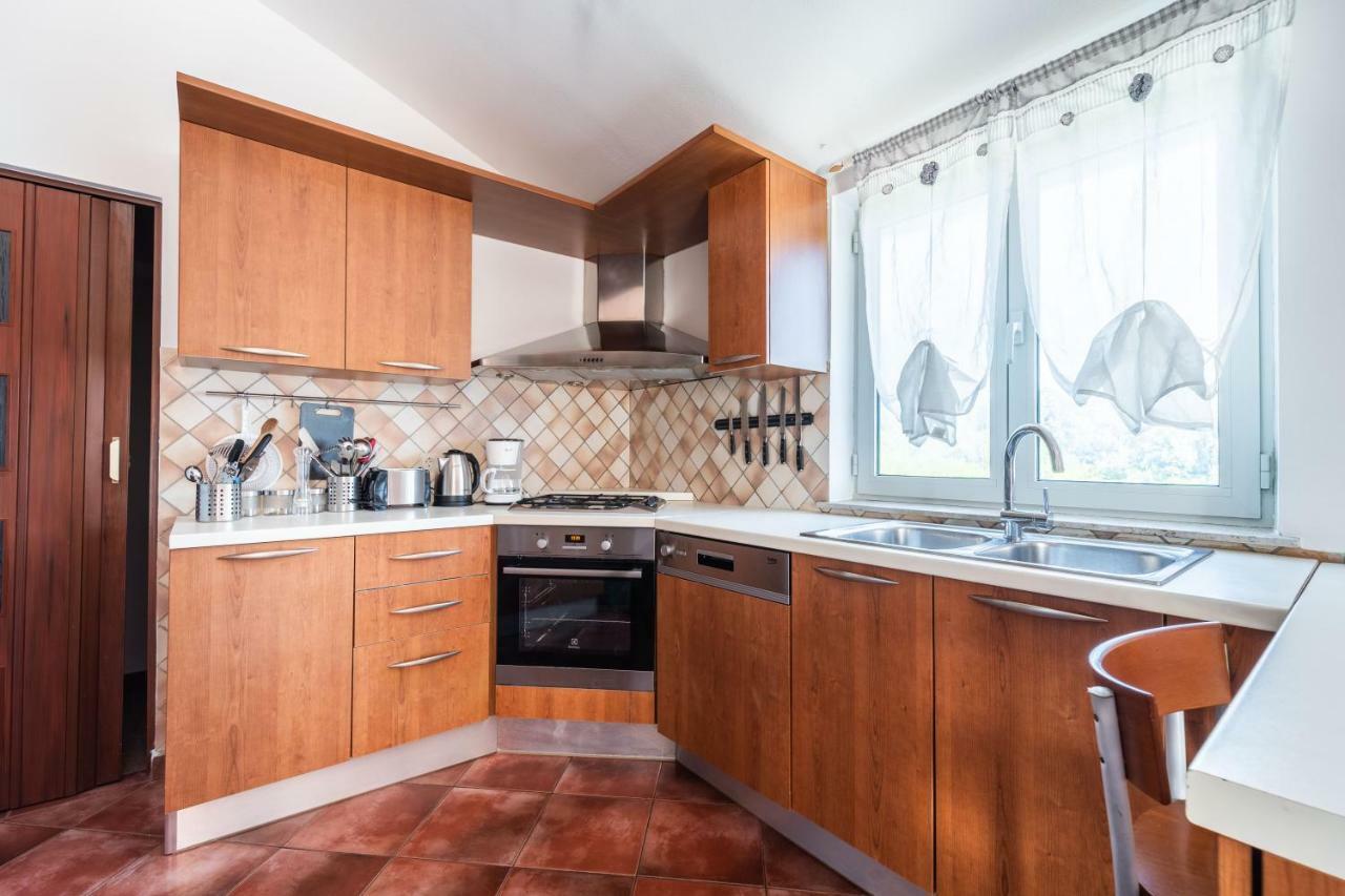 Apartman Debora Sa Privatnim Bazenom พูลา ภายนอก รูปภาพ