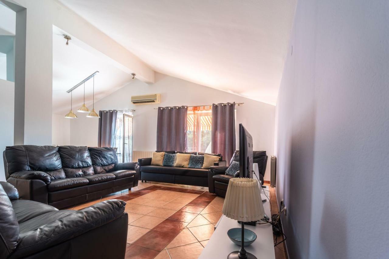 Apartman Debora Sa Privatnim Bazenom พูลา ภายนอก รูปภาพ